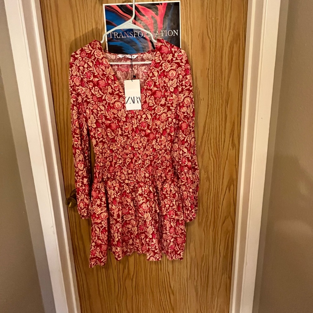 Brand new Zara dress with waist band for sexy summer look